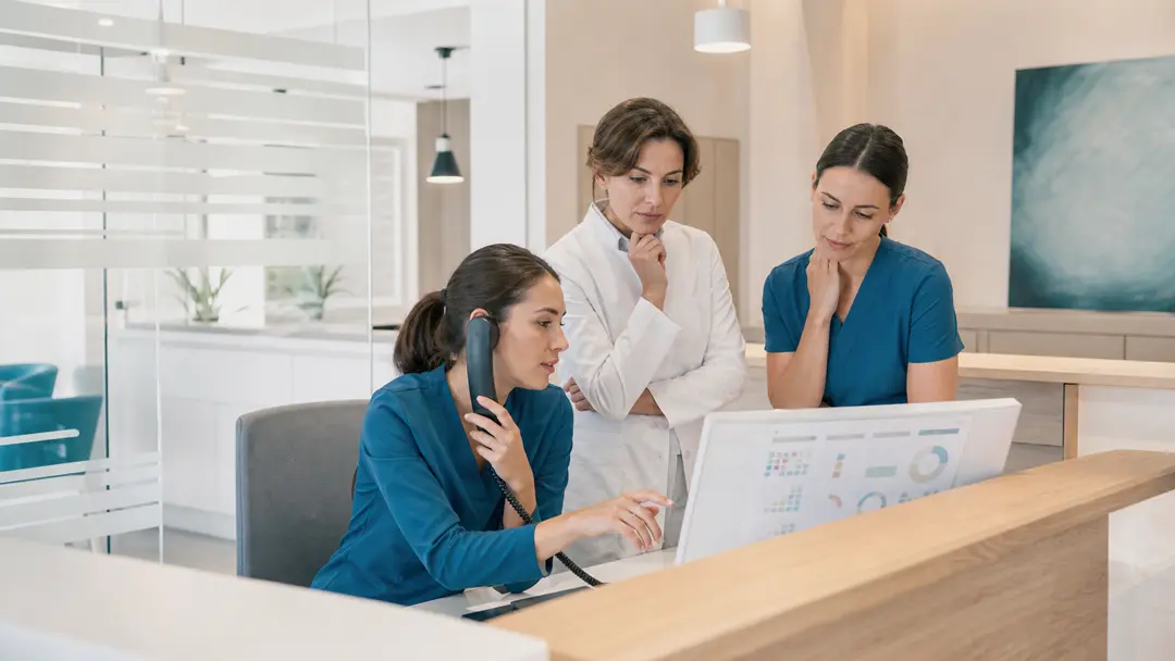 Comunicazione-interna-ed-esterna-nello-studio-dentistico-regole-per-allineare-team,-pazienti-e-agenda-Trust-Dental-Management-metodo-per-far-crescere-lo-studio-dentistico